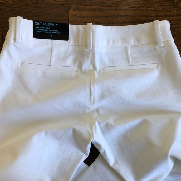 SALE 2 for $26 / 3 for $33 - New Warm White Stretch Capris with side zip, Size 2 - Picture 2 of 6